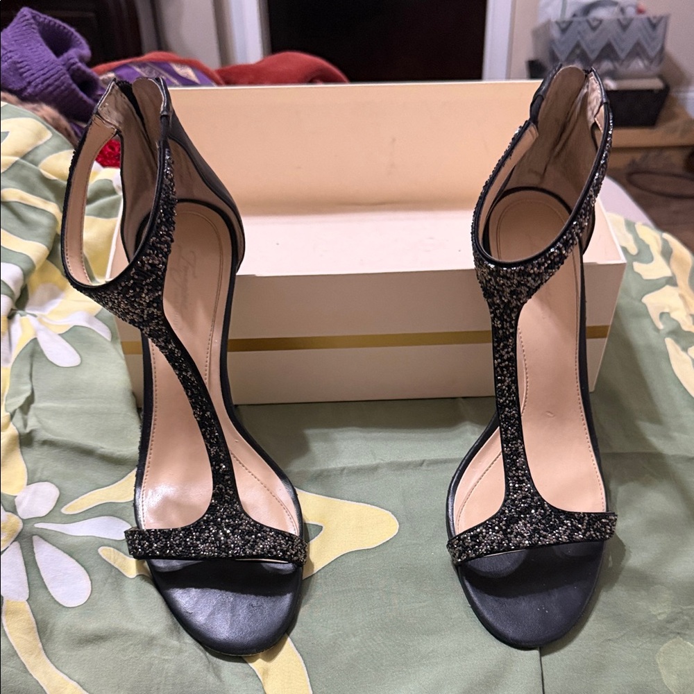 Chic Black and Gold Women's Heels